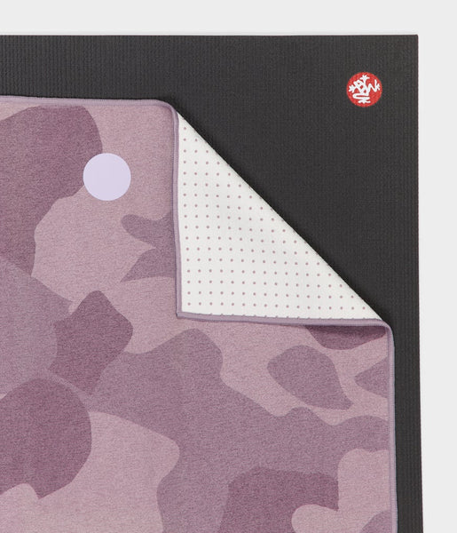 Manduka Yogitoes Skidless Yoga Mat Towel 71'' Camo Elderberry 3.0