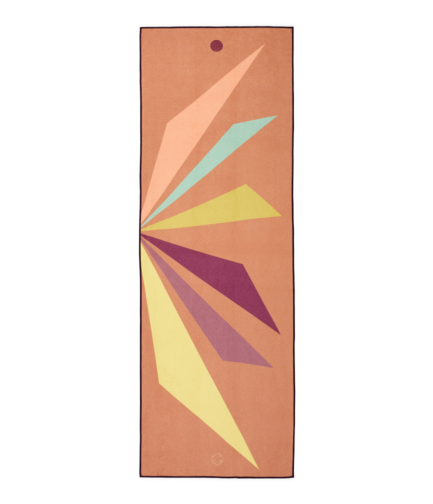 Manduka Yogitoes Skidless Yoga Mat Towel 71'' - Palm Punch 3.0