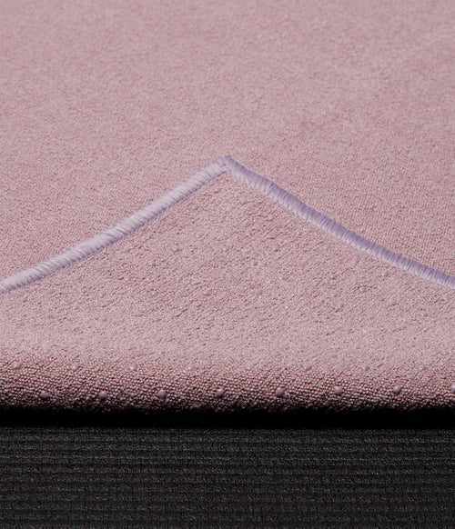 Manduka Yogitoes Skidless Yoga Mat Towel 71'' - Elderberry 3.0