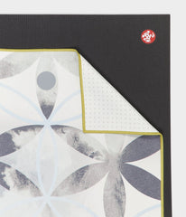 Manduka Yogitoes Skidless Yoga Mat Towel 71'' - White Light 3.0