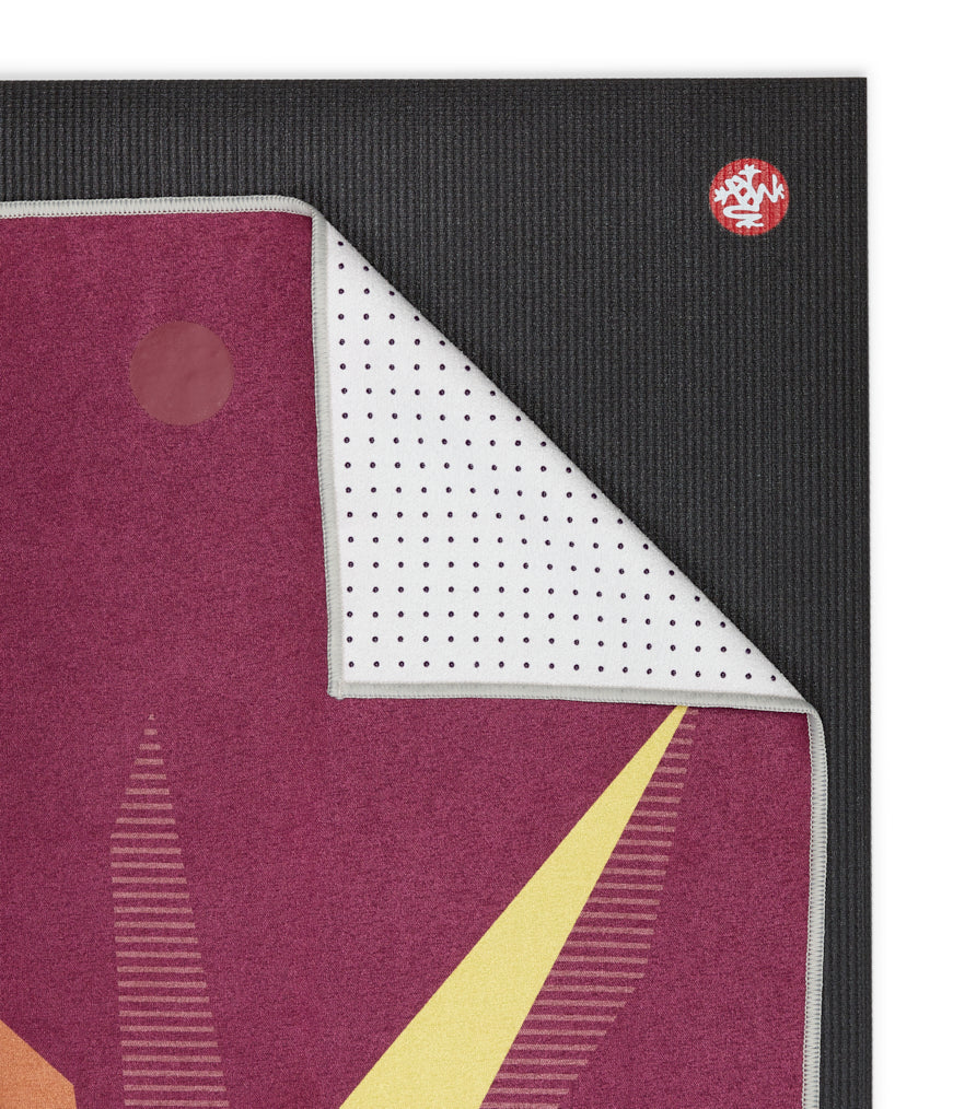 Manduka Yogitoes Skidless Yoga Mat Towel 71'' - Palm Geo 3.0