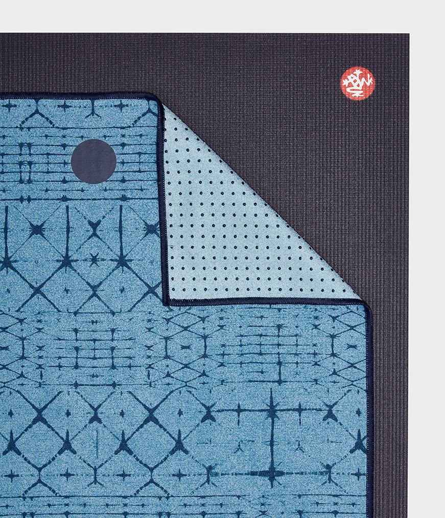 Manduka Yogitoes Skidless Yoga Mat Towel - Star Dye Clear Blue 2.0