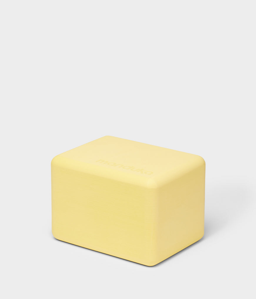 Manduka Recycled Foam Mini Travel Block  - Lemon