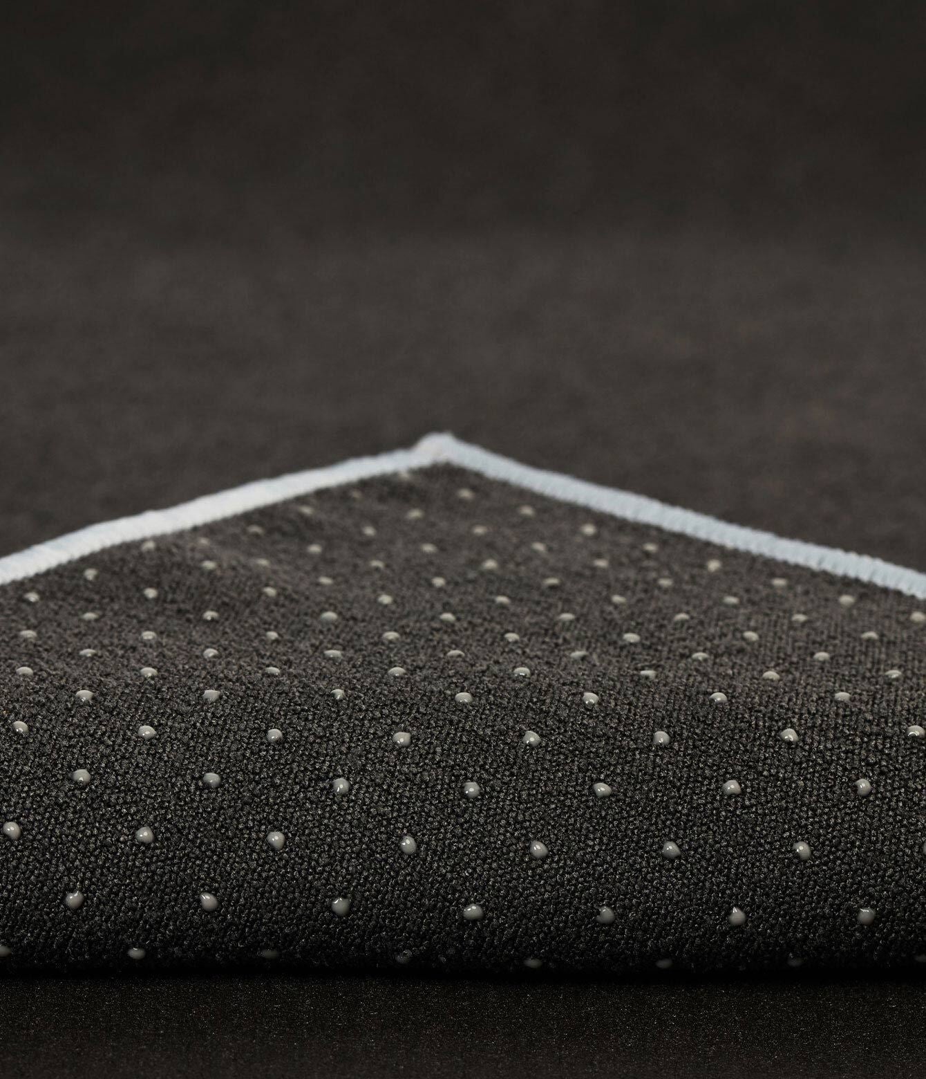 Manduka Yogitoes Skidless Yoga Mat Towel 71'' - Grey 2.0